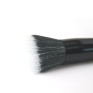 Stipple Brush: Medium | Kinetics Cosmetics