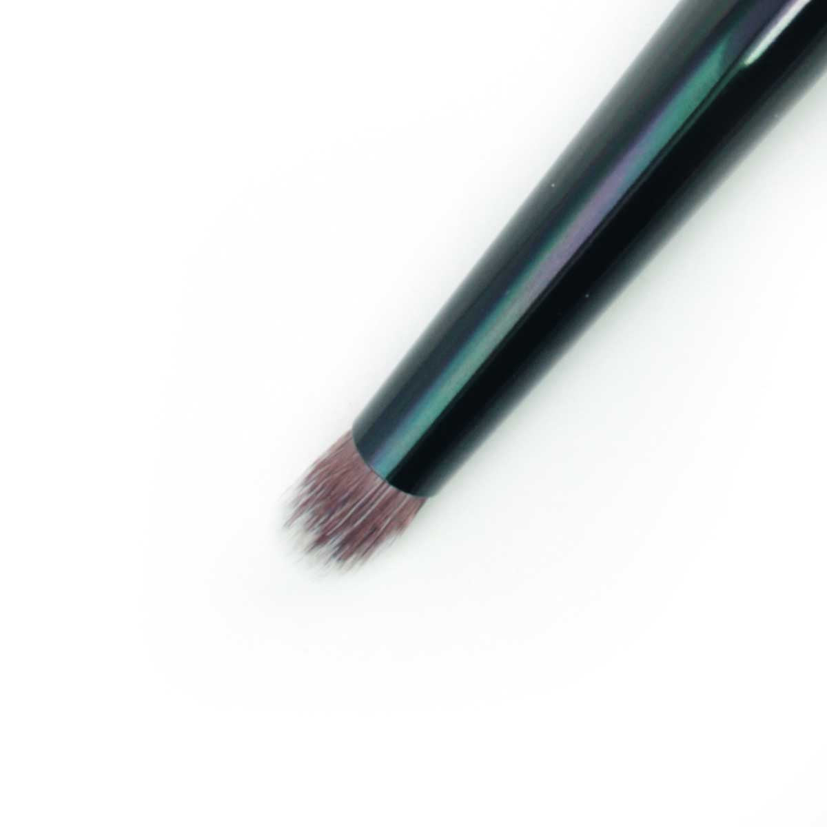 Small Firm Chisel Brush | Kinetics Cosmetics