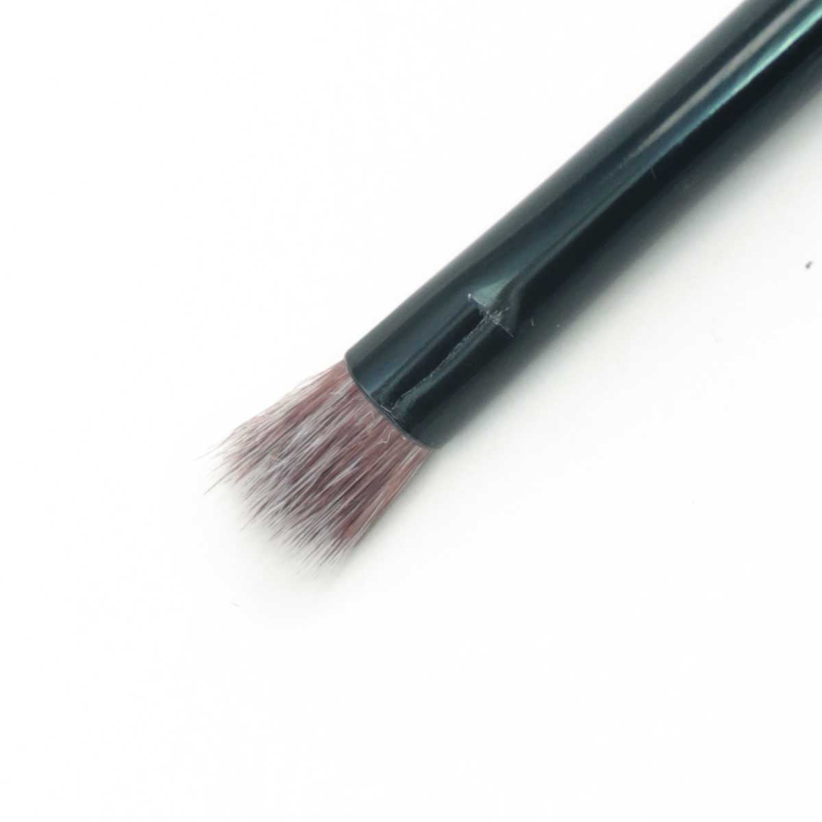 Small Fluff Brush | Kinetics Cosmetics